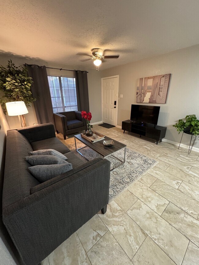 Foto del edificio - 3316 N MacGregor Way