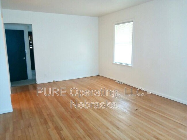 Building Photo - 120 N 6th St