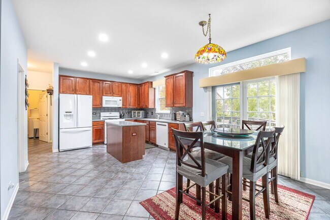 Foto del edificio - 2566 Rourke Dr