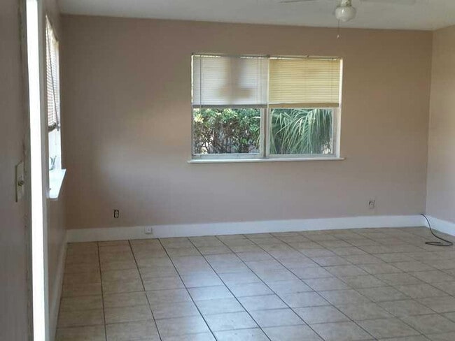 Foto del edificio - 1230 NW 29th Way