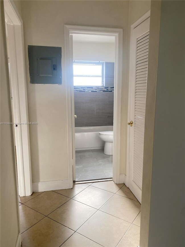 Foto del edificio - 2 bedroom in Hollywood FL 33020