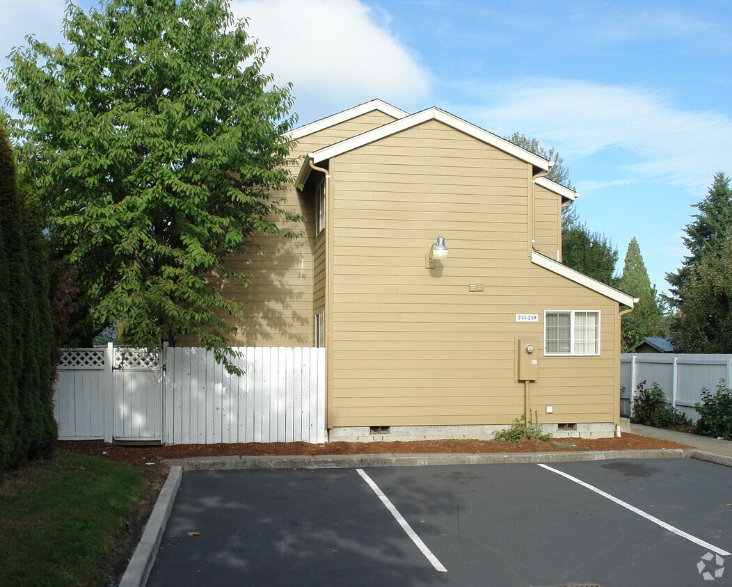Building Photo - 243-249 25th St NE