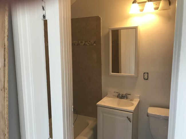 Baño - 2324 Lake Shore Ave