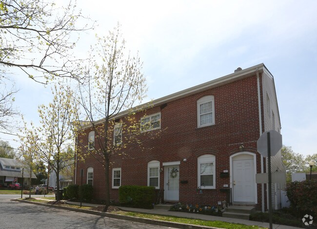 Foto del edificio - 708 Burlington Ave