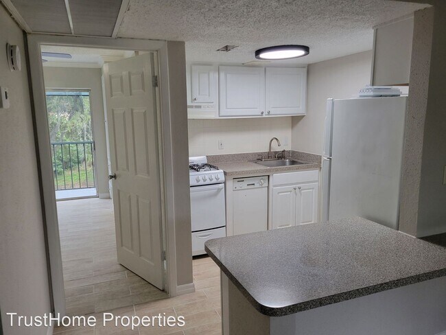 Building Photo - 1 br, 1 bath House - 121 Oyster Bay Circle...