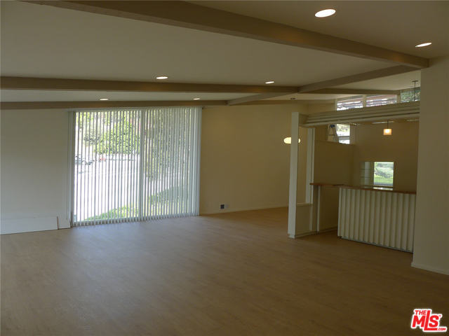 Building Photo - 1422 N Sweetzer Ave