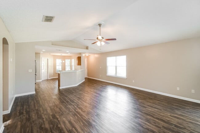 Building Photo - 1321 Spruce St