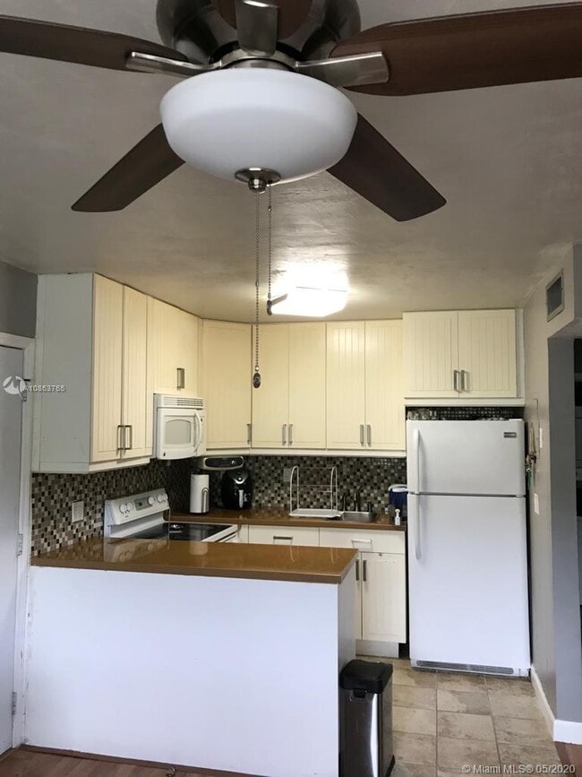 Foto del edificio - 649 SW 9th St