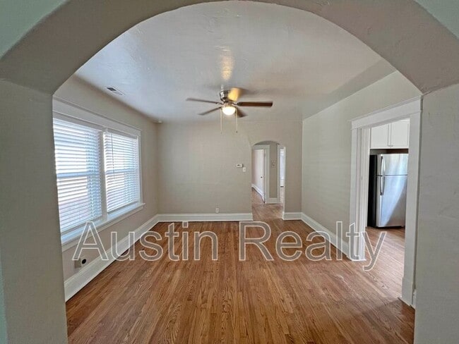 Building Photo - 7316 Lindell Blvd