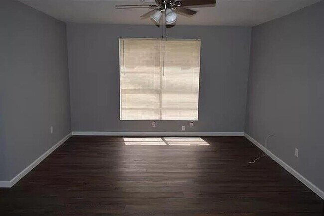Building Photo - 110 Wood Manor Ln