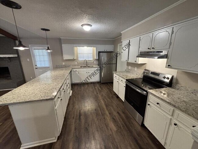 Foto del edificio - 714 Foxboro Dr
