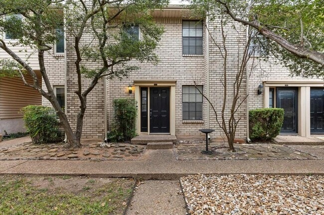 Building Photo - 8400 Jamestown Dr