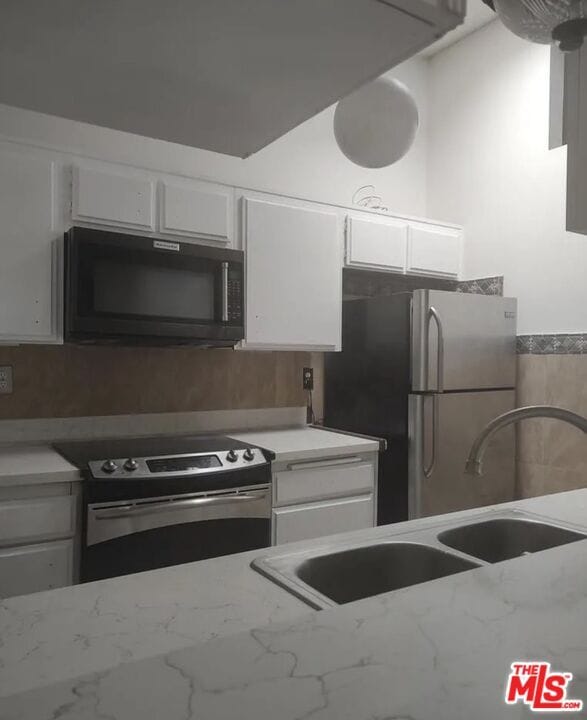 Foto del edificio - 18433 Hatteras St