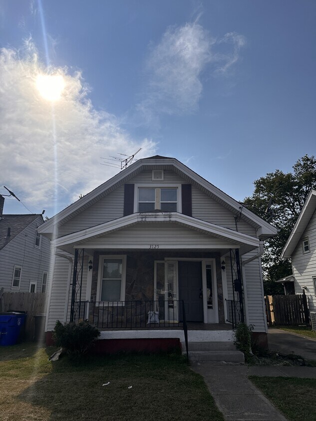Primary Photo - 3125 Benninghofen Ave