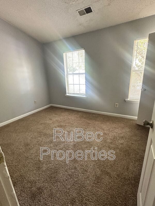 Foto del edificio - 6303 Windsor Gate Ln