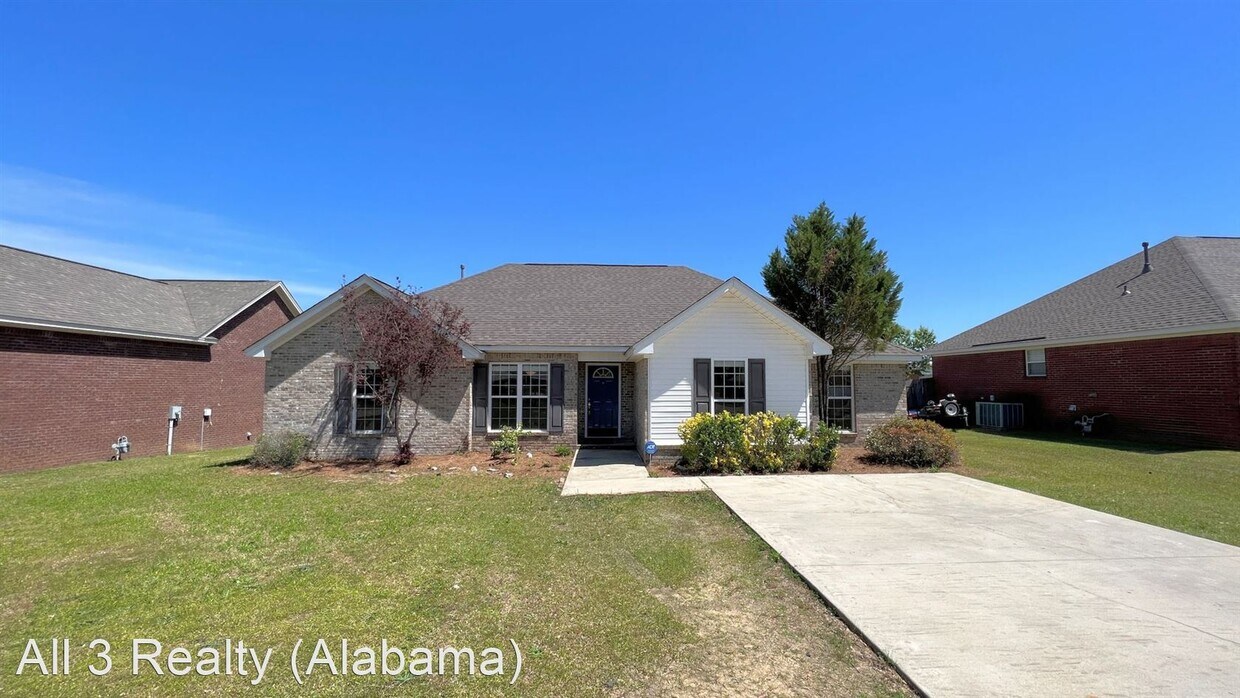 Primary Photo - 4 br, 2 bath House - 140 Sterling Drive