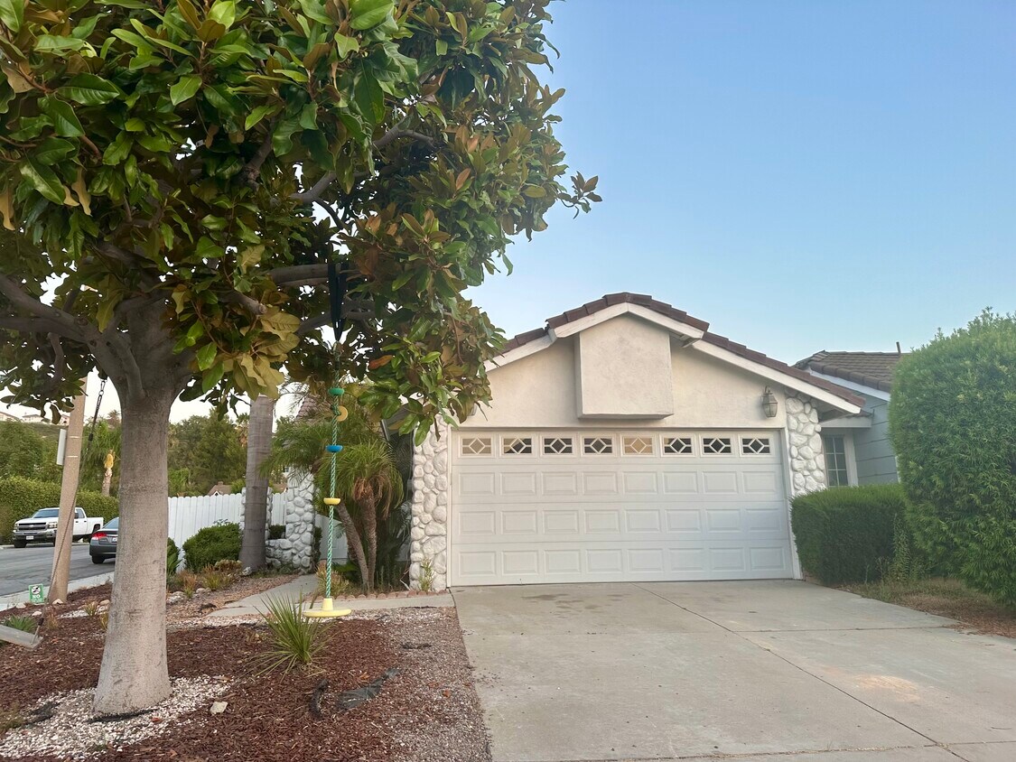 Foto principal - 8496 E Donnybrook Cir