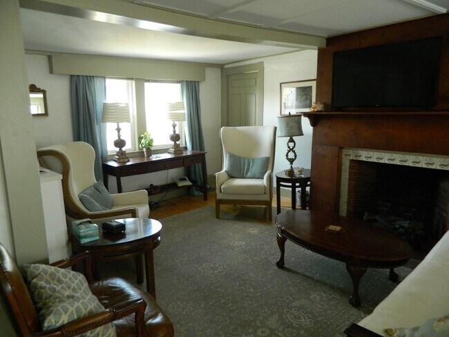 Building Photo - 284 Washington St