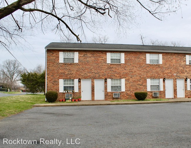 992 Chicago Ave, Harrisonburg, VA 22802 - Apartment for  