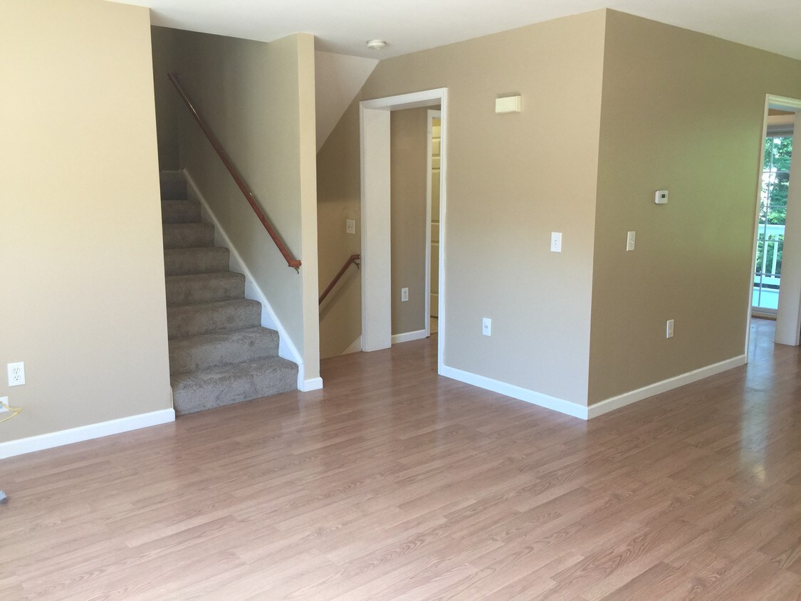 3 Davis Blvd, Rochester, NH 03868 Townhome Rentals in Rochester NH