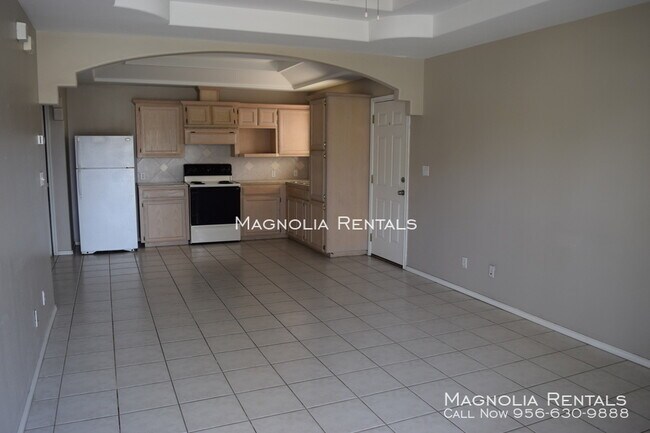 Building Photo - 2210 Peridot St