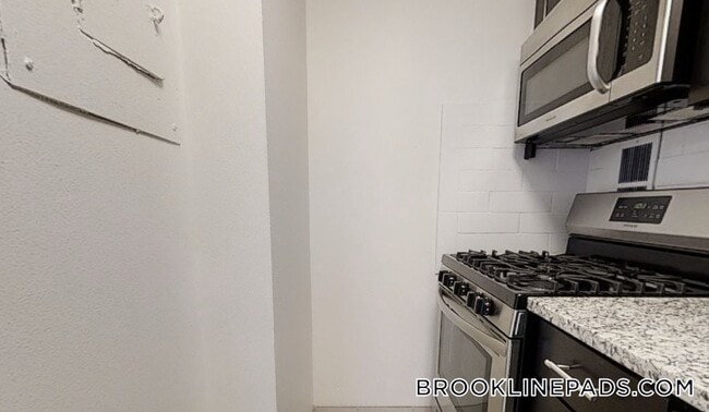 Building Photo - 185 Freeman St