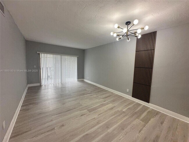 Foto del edificio - 13984 NE 2nd Ct