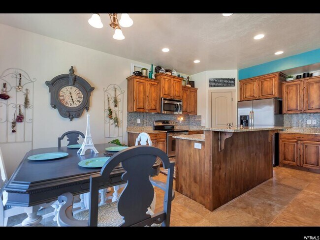 Building Photo - 1252 N Willowbrook Ln