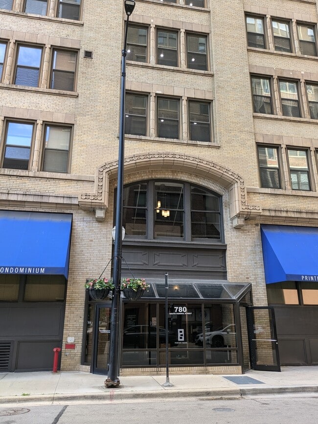 Building Photo - 780 S Federal St