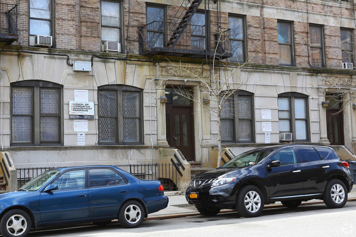 Building Photo - 426 W 163rd St