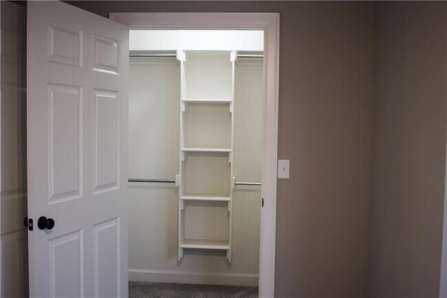 Building Photo - 153 Hall Dr