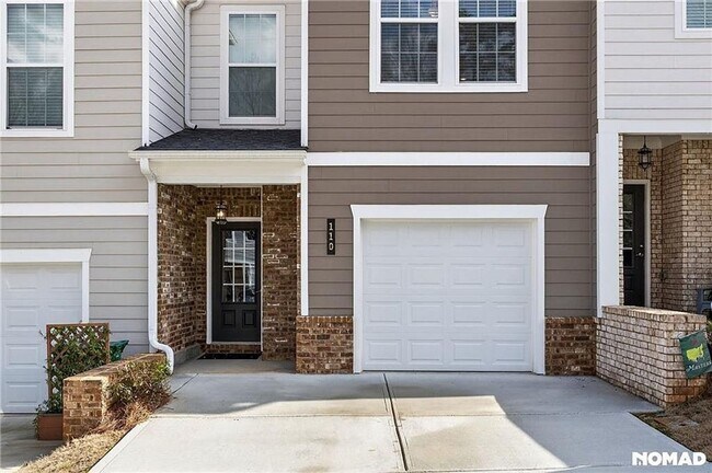 Foto del edificio - Luxury 3BR Golf Course Townhome in Chimney Oaks – Resort-Style Living