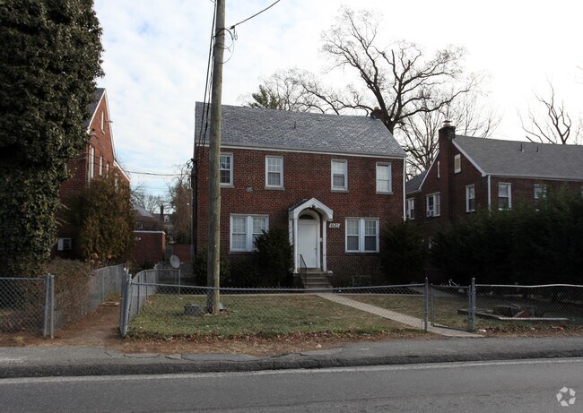 Building Photo - 8623 Flower Ave