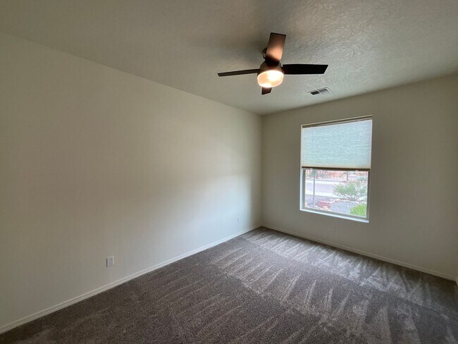 Building Photo - 4 Bedroom Single Story Home Available Near...