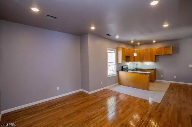 Foto del edificio - 399-401 E 28th St