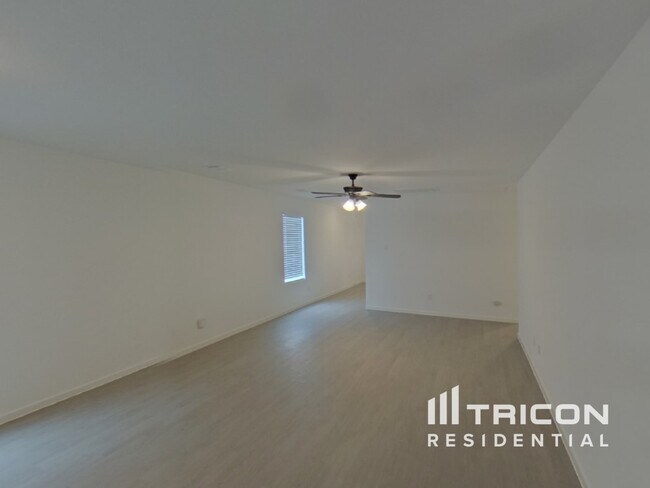 Foto del edificio - 807 Ponderosa Ln