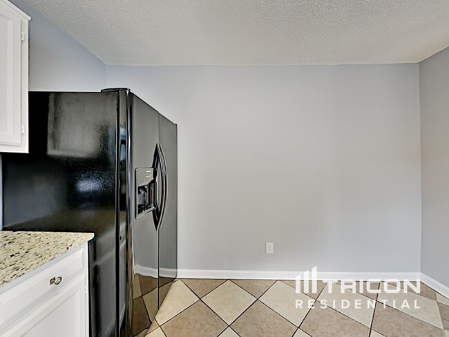 Building Photo - 3539 Oak Leaf Ct