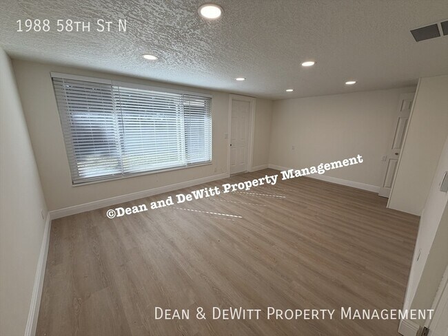 Foto del edificio - 1988 58th St N