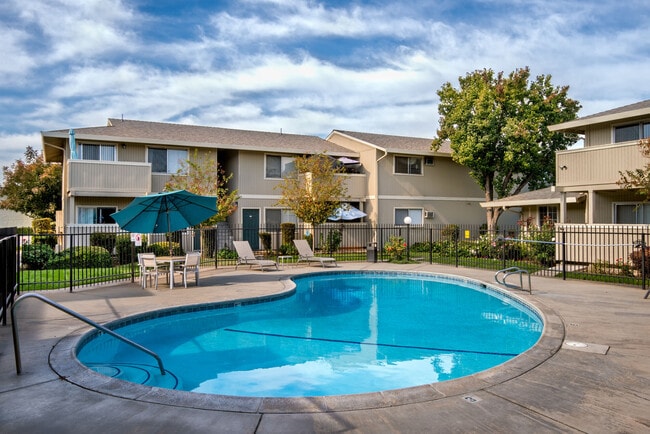 Building Photo - Oasis Apartments