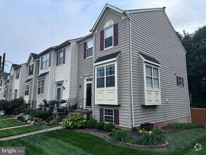 Building Photo - 9579 Tudor Oaks Dr