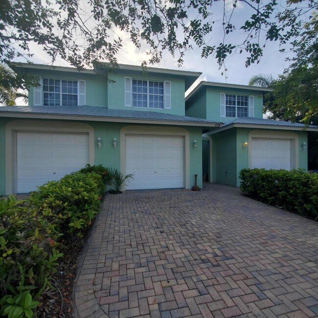 Building Photo - 115  Akron A Street A Lake Worth Fl 33461