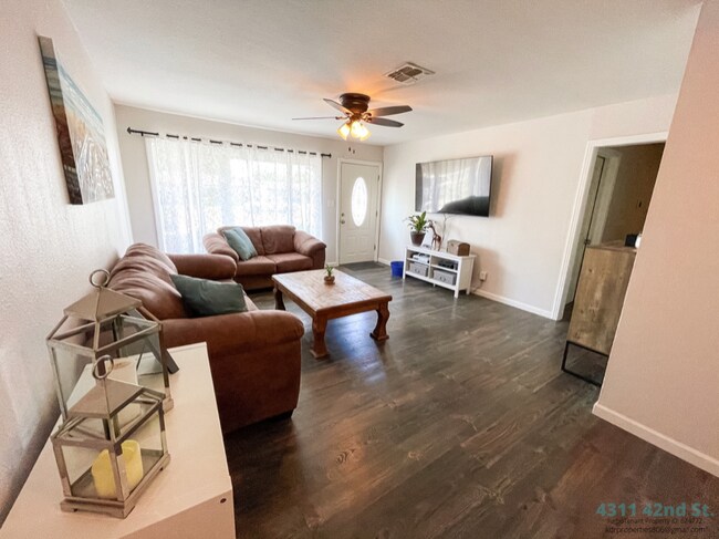 Foto del edificio - 4311 42nd St