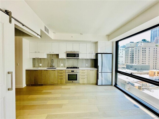 Foto del edificio - 400 S Broadway