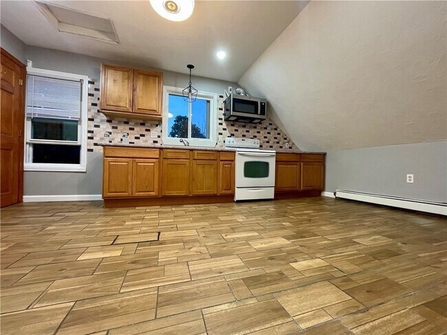 Foto del edificio - 36 Highland St