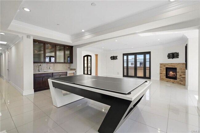 Foto del edificio - 462 S Maple Dr