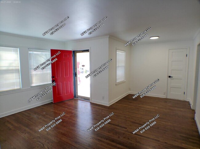 Building Photo - 1210 W 25th Terrace