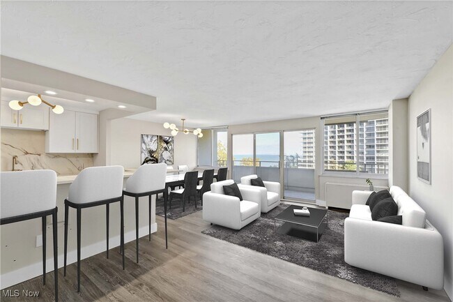 Foto del edificio - 12900 Lake Ave
