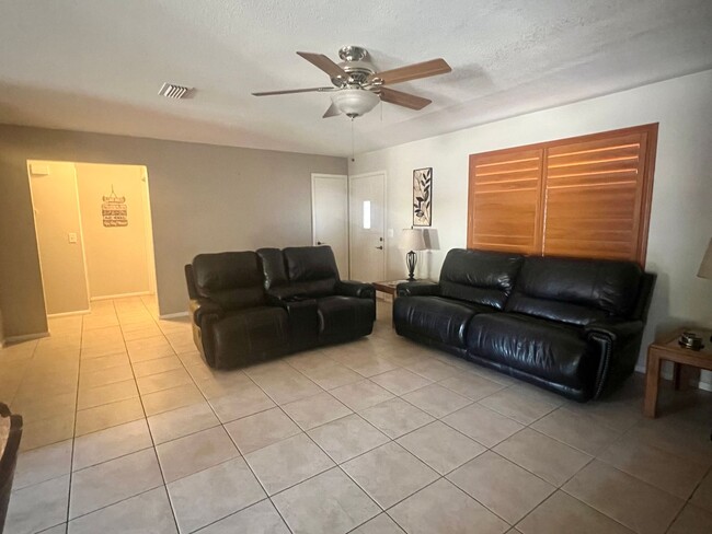 Building Photo - Winter 25/26 Furnished Rental - October 1st. through April 30th. (4 month min)