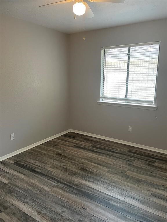 Building Photo - 313 Meadow Wood Ct