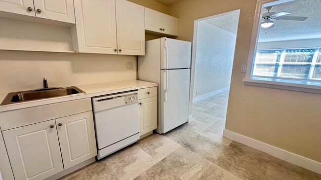 Building Photo - 760 SE 2nd Ave